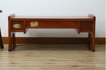 中古　美品　松本伝統　指物工芸家具　総欅(ケヤキ)材　漆塗り　落ち着いた雰囲気の上質な文机　定価約30万円　(R-082251)