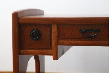 中古　美品　松本伝統　指物工芸家具　総欅(ケヤキ)材　漆塗り　落ち着いた雰囲気の上質な文机(両袖机、座机、ローテーブル、ワークデスク、在宅用、在宅ワーク用)(定価約30万円)(R-082251)