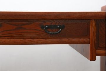 中古　美品　松本伝統　指物工芸家具　総欅(ケヤキ)材　漆塗り　落ち着いた雰囲気の上質な文机(両袖机、座机、ローテーブル、ワークデスク、在宅用、在宅ワーク用)(定価約30万円)(R-082251)
