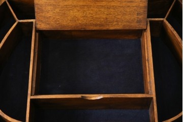 中古　美品　アメリカ高級家具メーカー　Jonathan Charles(ジョナサン　チャールズ)　アールヌーヴォーデザイン　アンティーク調　細部までこだわった作りのサイドテーブル型ドレッサー　定価約70万円　(R-082252)