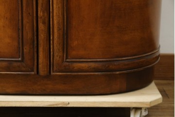 中古　美品　アメリカ高級家具メーカー　Jonathan Charles(ジョナサン　チャールズ)　アールヌーヴォーデザイン　アンティーク調　細部までこだわった作りのサイドテーブル型ドレッサー　定価約70万円　(R-082252)