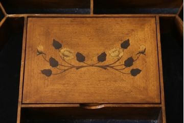 中古　美品　アメリカ高級家具メーカー　Jonathan Charles(ジョナサン　チャールズ)　アールヌーヴォーデザイン　アンティーク調　細部までこだわった作りのサイドテーブル型ドレッサー(サイドボード、鏡台、化粧台、ミラー)(定価約70万円)(R-082252)