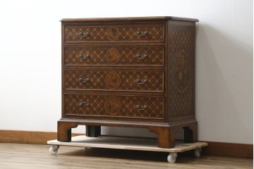 中古　美品　アメリカ高級家具メーカー　Jonathan Charles(ジョナサン　チャールズ)　Windsor Collection(ウィンザー コレクション)　フローラル　繊細なマーケットリーが美しいアンティーク調チェスト(サイドチェスト、引き出し、店舗什器、寄せ木細工)(定価約53万円)(R-082253)