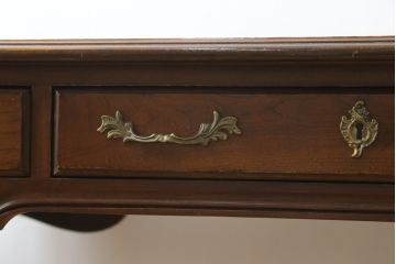 中古　アメリカ製　センチュリー社(CENTURY)　パーケット天板　気品溢れる佇まいのデスク(コンソールテーブル、サイドテーブル、机、ワークデスク、在宅ワーク用、在宅用)(定価約180万円)(R-082255)