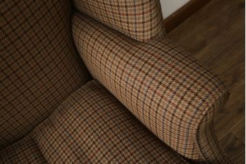 中古　希少!!　ラルフローレン(Ralph Lauren)　落ち着いた色味のチェック柄がおしゃれなウィングバックソファ(色褪せあり、ウイングバック、椅子、イス、アームチェア、イージーチェア、1P、一人掛け、1人掛けソファ)(R-082256)