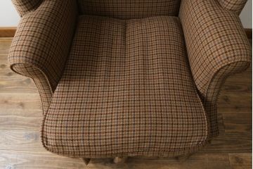 中古　希少!!　ラルフローレン(Ralph Lauren)　落ち着いた色味のチェック柄がおしゃれなウィングバックソファ(色褪せあり、ウイングバック、椅子、イス、アームチェア、イージーチェア、1P、一人掛け、1人掛けソファ)(R-082256)