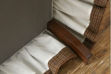 中古　希少!!　ラルフローレン(Ralph Lauren)　落ち着いた色味のチェック柄がおしゃれなウィングバックソファ(色褪せあり、ウイングバック、椅子、イス、アームチェア、イージーチェア、1P、一人掛け、1人掛けソファ)(R-082256)
