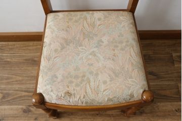 中古　横浜クラシック家具　ダニエル(Daniel)　凝った脚のデザインが魅力的なチェア(ダイニングチェア、アームレスチェア、椅子、イス)(定価約14万円)(R-082261)