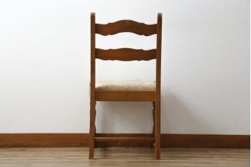 中古　横浜クラシック家具　ダニエル(Daniel)　凝った脚のデザインが魅力的なチェア(ダイニングチェア、アームレスチェア、椅子、イス)(定価約14万円)(R-082261)