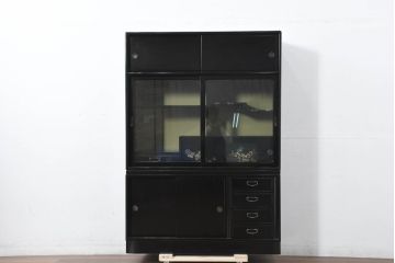 中古　超美品!!　輪島塗り　黒漆塗り　鮮やかな色合いの蒔絵入り茶箪笥(茶たんす、茶タンス、キャビネット、茶棚、飾り棚、収納棚、戸棚、店舗什器)(定価約200万円)(R-082276)