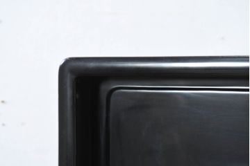 中古　超美品!!　輪島塗り　黒漆塗り　鮮やかな色合いの蒔絵入り茶箪笥(茶たんす、茶タンス、キャビネット、茶棚、飾り棚、収納棚、戸棚、店舗什器)(定価約200万円)(R-082276)
