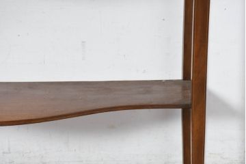 イギリスアンティーク　希少デザイン　曲げガラス入り　すらりと伸びた脚が美しい繊細なフレームの薄型キャビネット(キュリオケース、Rガラス、曲面ガラス、ショーケース、ガラスケース、コレクションケース、陳列棚、飾り棚、店舗什器)(R-082277)