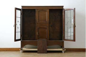 イギリスアンティーク　マホガニー材　可愛らしい脚が魅力のステンドグラス入りサイドバイサイドビューローブックケース　(R-082278)