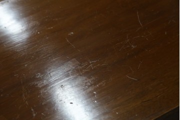 イギリスアンティーク　マホガニー材　可愛らしい脚が魅力のステンドグラス入りサイドバイサイドビューローブックケース　(R-082278)