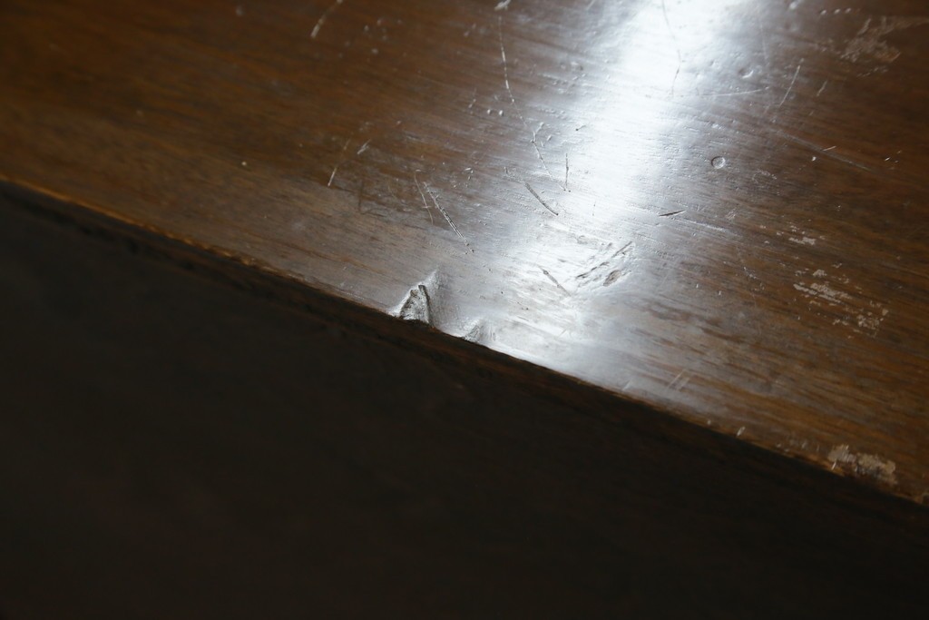 イギリスアンティーク　マホガニー材　可愛らしい脚が魅力のステンドグラス入りサイドバイサイドビューローブックケース　(R-082278)