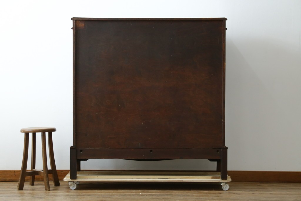 イギリスアンティーク　マホガニー材　可愛らしい脚が魅力のステンドグラス入りサイドバイサイドビューローブックケース　(R-082278)