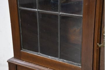 イギリスアンティーク　マホガニー材　可愛らしい脚が魅力のステンドグラス入りサイドバイサイドビューローブックケース(ライティングビューロー、キャビネット、サイドボード、デスク、机、在宅用、在宅ワーク用、収納棚、戸棚、英国)(R-082278)