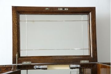 イギリスアンティーク　希少!!　高級品!!　オーク材　手の込んだ彫刻が目を引く重厚で大振りなドリンクサーバーキャビネット(サイドボード、サイドキャビネット、飾り棚、収納棚、戸棚、食器棚、カップボード、カクテルキャビネット)(R-082280)