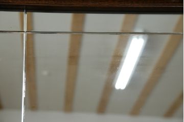 イギリスアンティーク　希少!!　高級品!!　オーク材　手の込んだ彫刻が目を引く重厚で大振りなドリンクサーバーキャビネット(サイドボード、サイドキャビネット、飾り棚、収納棚、戸棚、食器棚、カップボード、カクテルキャビネット)(R-082280)