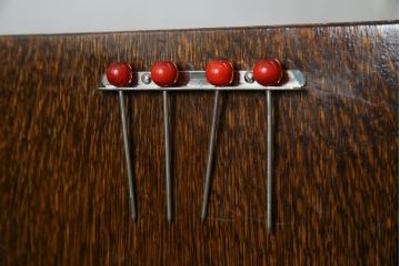 イギリスアンティーク　希少!!　高級品!!　オーク材　手の込んだ彫刻が目を引く重厚で大振りなドリンクサーバーキャビネット(サイドボード、サイドキャビネット、飾り棚、収納棚、戸棚、食器棚、カップボード、カクテルキャビネット)(R-082280)