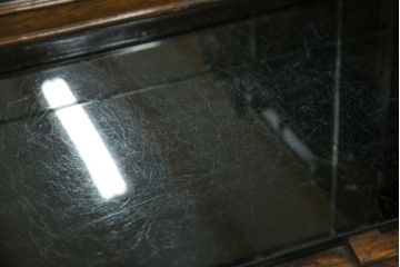 イギリスアンティーク　希少!!　高級品!!　オーク材　手の込んだ彫刻が目を引く重厚で大振りなドリンクサーバーキャビネット(サイドボード、サイドキャビネット、飾り棚、収納棚、戸棚、食器棚、カップボード、カクテルキャビネット)(R-082280)