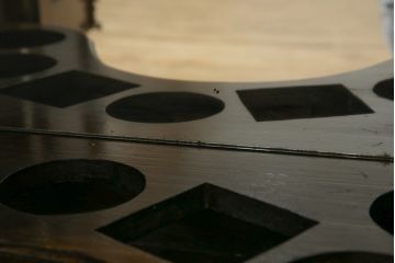 イギリスアンティーク　希少!!　高級品!!　オーク材　手の込んだ彫刻が目を引く重厚で大振りなドリンクサーバーキャビネット(サイドボード、サイドキャビネット、飾り棚、収納棚、戸棚、食器棚、カップボード、カクテルキャビネット)(R-082280)