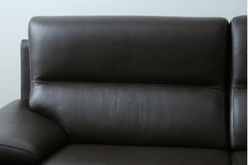 中古　美品　カリモク家具(karimoku)　domani(ドマーニ)　Excel-Life(エクセルライフ)　美しいフォルムが高級感漂う2.5人掛けソファ　定価約90万円　(R-082282)