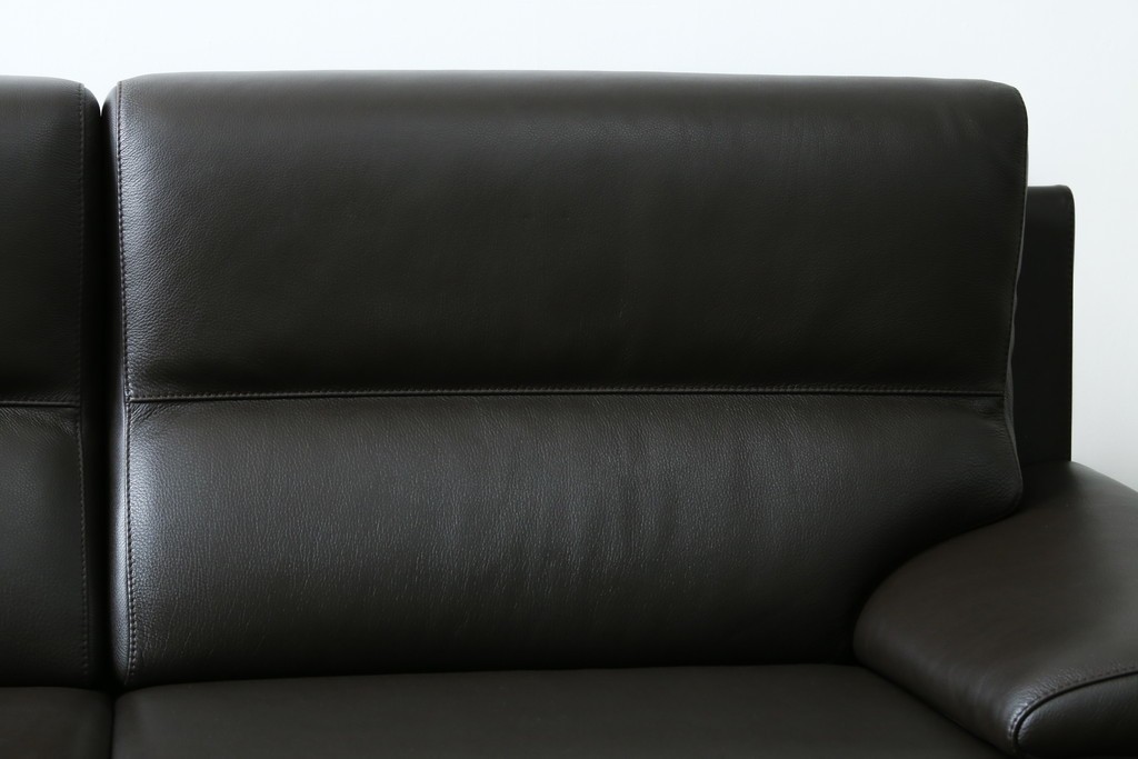 中古　美品　カリモク家具(karimoku)　domani(ドマーニ)　Excel-Life(エクセルライフ)　美しいフォルムが高級感漂う2.5人掛けソファ　定価約90万円　(R-082282)