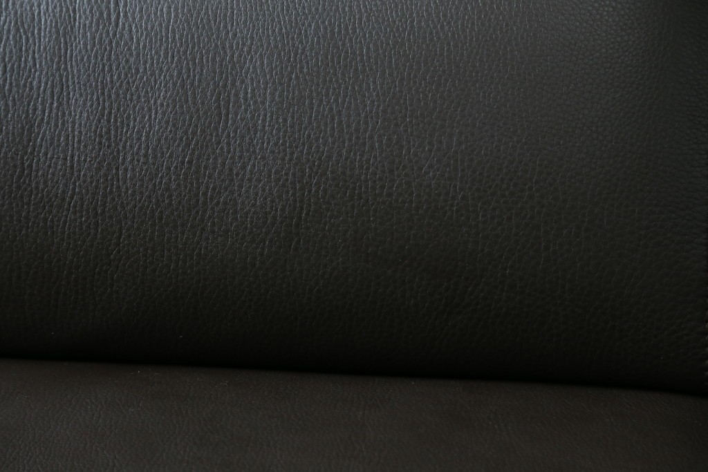 中古　美品　カリモク家具(karimoku)　domani(ドマーニ)　Excel-Life(エクセルライフ)　美しいフォルムが高級感漂う2.5人掛けソファ　定価約90万円　(R-082282)