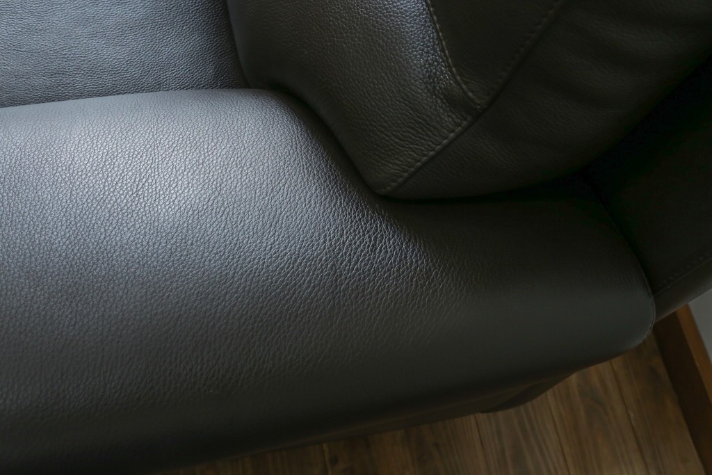 中古　美品　カリモク家具(karimoku)　domani(ドマーニ)　Excel-Life(エクセルライフ)　美しいフォルムが高級感漂う2.5人掛けソファ　定価約90万円　(R-082282)