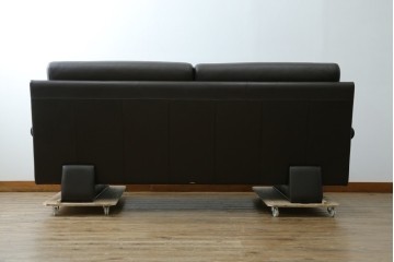 中古　美品　カリモク家具(karimoku)　domani(ドマーニ)　Excel-Life(エクセルライフ)　美しいフォルムが高級感漂う2.5人掛けソファ　定価約90万円　(R-082282)