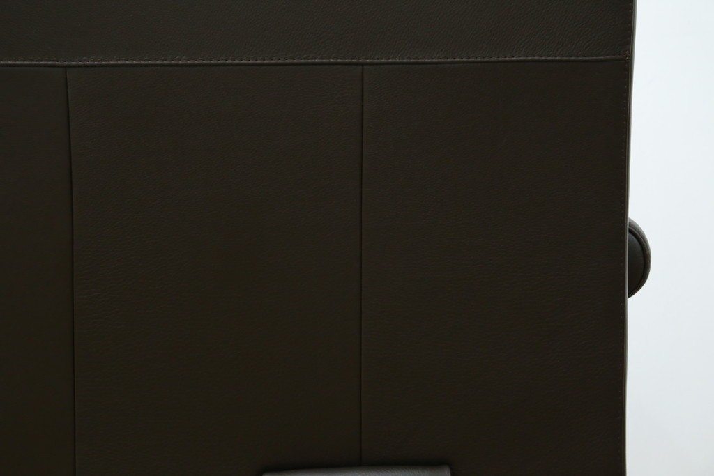 中古　美品　カリモク家具(karimoku)　domani(ドマーニ)　Excel-Life(エクセルライフ)　美しいフォルムが高級感漂う2.5人掛けソファ　定価約90万円　(R-082282)