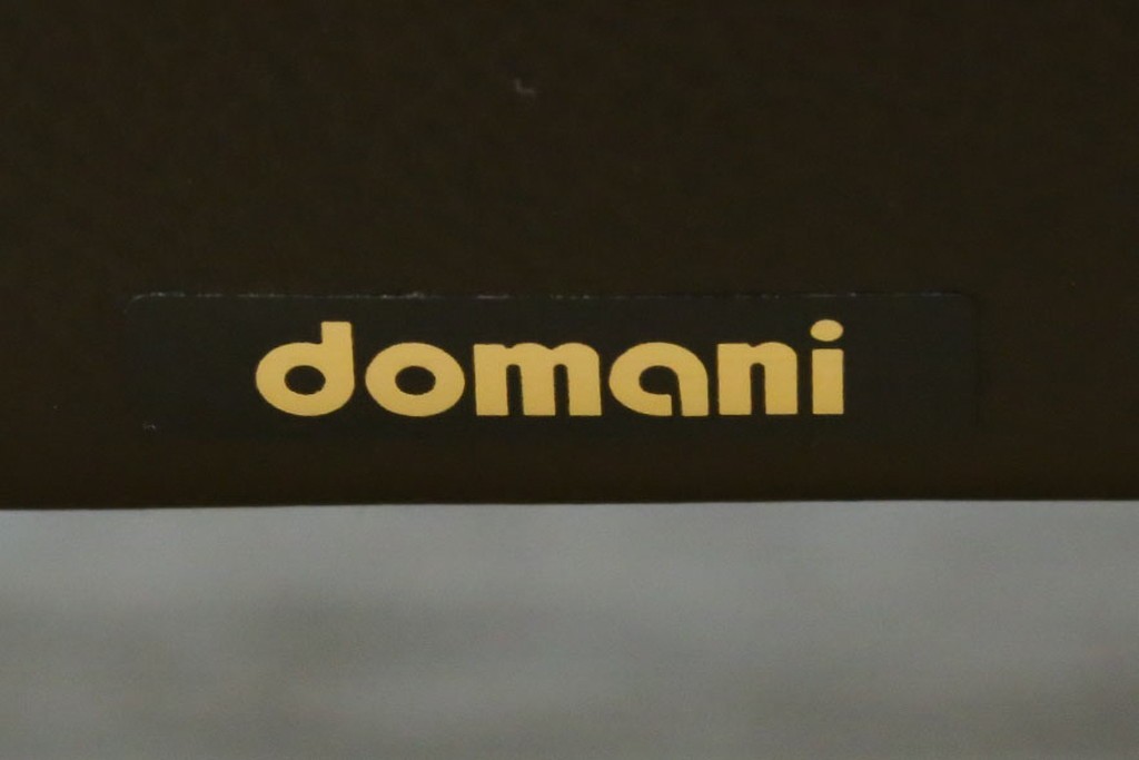 中古　美品　カリモク家具(karimoku)　domani(ドマーニ)　Excel-Life(エクセルライフ)　美しいフォルムが高級感漂う2.5人掛けソファ　定価約90万円　(R-082282)