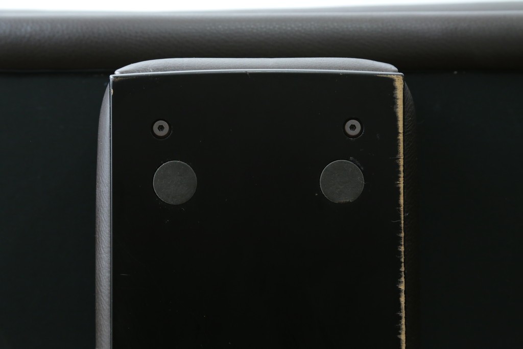 中古　美品　カリモク家具(karimoku)　domani(ドマーニ)　Excel-Life(エクセルライフ)　美しいフォルムが高級感漂う2.5人掛けソファ　定価約90万円　(R-082282)