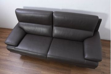 中古　美品　カリモク家具(karimoku)　domani(ドマーニ)　Excel-Life(エクセルライフ)　美しいフォルムが高級感漂う2.5人掛けソファ(2P、2.5P、3P、2人掛け、2.5人掛け、3人掛け)(定価約90万円)(R-082282)