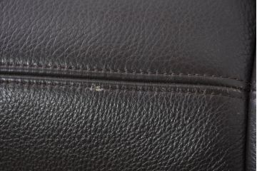 中古　美品　カリモク家具(karimoku)　domani(ドマーニ)　Excel-Life(エクセルライフ)　美しいフォルムが高級感漂う2.5人掛けソファ(2P、2.5P、3P、2人掛け、2.5人掛け、3人掛け)(定価約90万円)(R-082282)