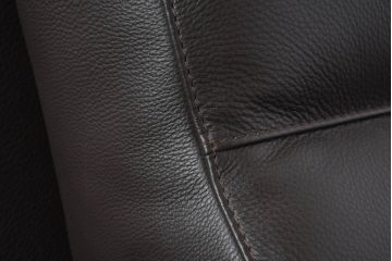 中古　美品　カリモク家具(karimoku)　domani(ドマーニ)　Excel-Life(エクセルライフ)　美しいフォルムが高級感漂う2.5人掛けソファ(2P、2.5P、3P、2人掛け、2.5人掛け、3人掛け)(定価約90万円)(R-082282)