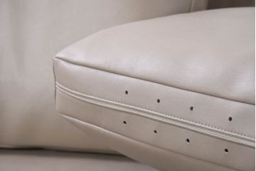 中古　美品!!　HUKLA(フクラ)　REGIO(レジオ)　クッション付き　フェイクレザーフルカバーリング　シンプルでお部屋に取り入れやすいデザインの上質な3Pソファ(二人掛け、三人掛け、2人掛け、3人掛け、2Pソファ)(定価約44万円)(R-082283)