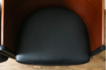 イタリアビンテージ　名作希少品!!　ドリアデ(Driade)　コステス(COSTES)　フィリップ・スタルク(Philippe Starck)デザイン　流線形のフォルムが美しいダイニングチェア2脚セット　(R-082288)