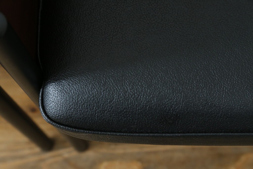 イタリアビンテージ　名作希少品!!　ドリアデ(Driade)　コステス(COSTES)　フィリップ・スタルク(Philippe Starck)デザイン　流線形のフォルムが美しいダイニングチェア2脚セット　(R-082288)