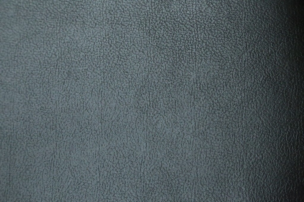 イタリアビンテージ　名作希少品!!　ドリアデ(Driade)　コステス(COSTES)　フィリップ・スタルク(Philippe Starck)デザイン　流線形のフォルムが美しいダイニングチェア2脚セット　(R-082288)