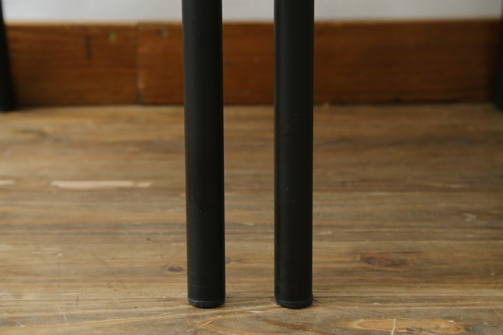 イタリアビンテージ　名作希少品!!　ドリアデ(Driade)　コステス(COSTES)　フィリップ・スタルク(Philippe Starck)デザイン　流線形のフォルムが美しいダイニングチェア2脚セット　(R-082288)