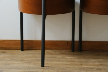 イタリアビンテージ　名作希少品!!　ドリアデ(Driade)　コステス(COSTES)　フィリップ・スタルク(Philippe Starck)デザイン　流線形のフォルムが美しいダイニングチェア2脚セット　(R-082288)