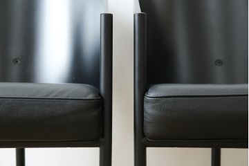 イタリアビンテージ　名作希少品!!　ドリアデ(Driade)　コステス(COSTES)　フィリップ・スタルク(Philippe Starck)デザイン　流線形のフォルムが美しいダイニングチェア2脚セット(椅子、イス、ヴィンテージ、バラ売り可能)(R-082289)