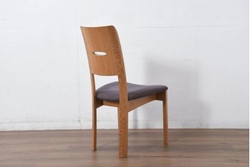 中古　美品　飛騨高山　家具ブランド　シラカワ(shirakawa)　RAPT(ラプト)シリーズ　オーク材　温かみを感じるデザインが魅力のダイニングチェア4脚セット(アームレスチェア、椅子、イス)(定価4脚で約20万円)(R-082291)