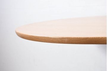 中古　美品　飛騨高山　家具ブランド　シラカワ(shirakawa)　ネオ(NEO)シリーズ　オーク材　ひょうたん型の天板が温かみを感じるダイニングテーブル(ネオテーブル、4人掛け、食卓、作業台)(定価約24万円)(R-082292)