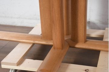 中古　美品　飛騨高山　家具ブランド　シラカワ(shirakawa)　ネオ(NEO)シリーズ　オーク材　ひょうたん型の天板が温かみを感じるダイニングテーブル(ネオテーブル、4人掛け、食卓、作業台)(定価約24万円)(R-082292)