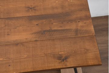 中古　美品　パイン材　ACME Furniture(アクメ ファニチャー)　木のぬくもりを感じる天板とすっきりとした脚が素敵なダイニングテーブル(4人掛け、食卓、作業台)(R-082294)