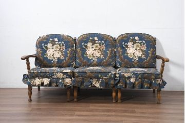 中古　飛騨産業　キツツキ　穂高シリーズ　美しい花柄が際立つ3人掛けソファ(3P、三人掛け、リビングチェア、トリプルソファ、アームソファ)(定価約40万円)(R-082296)