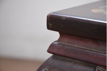 アジアンビンテージ　美しい螺鈿細工入り!!　透かし彫りが見事な座卓(ローテーブル、センターテーブル、リビングテーブル)(R-082299)